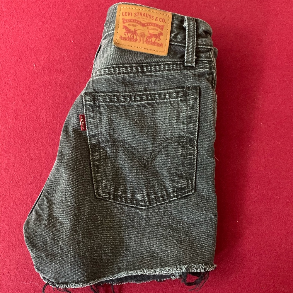 LEVIS Black Wedgie Fit Shorts!